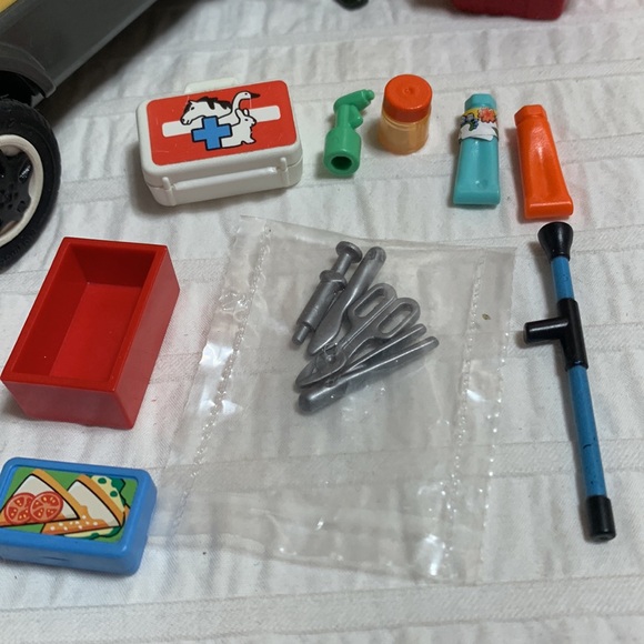 City Life Veterinarian 5532 by Playmobil - Picture 3 of 15